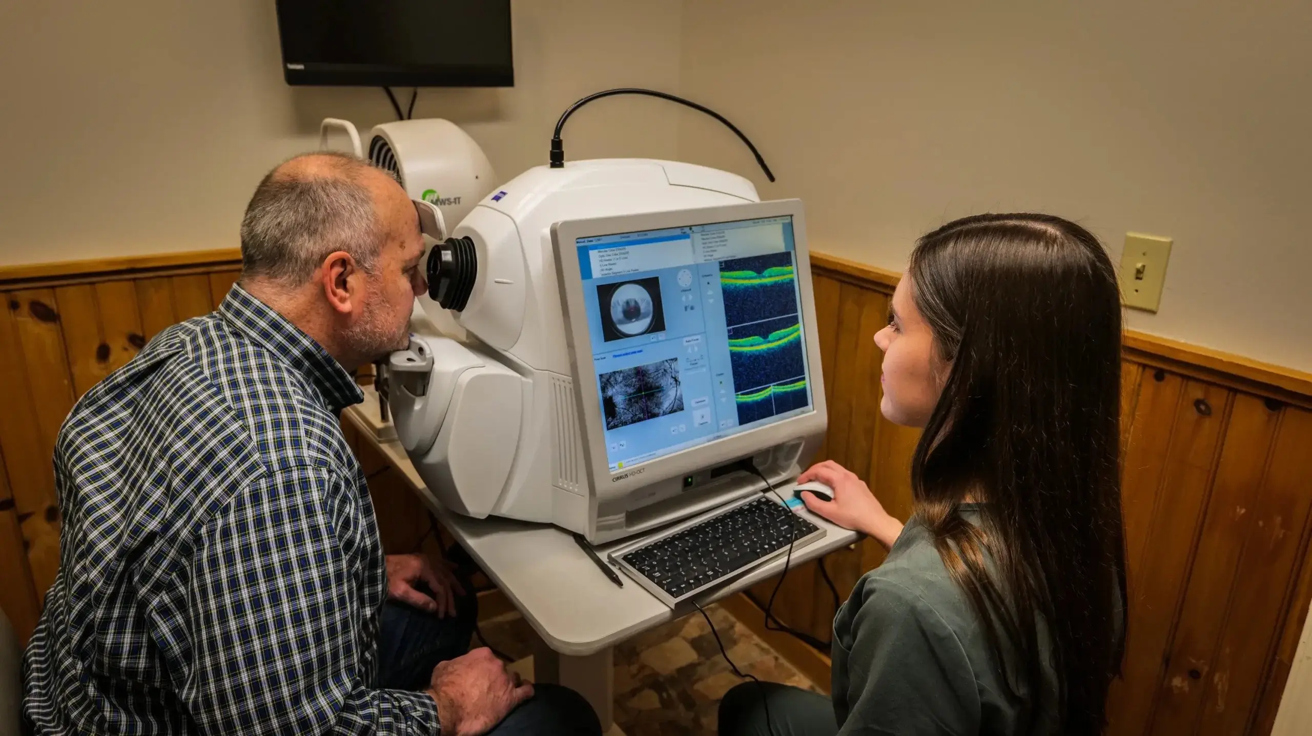 Patient undergoing digital eye scan