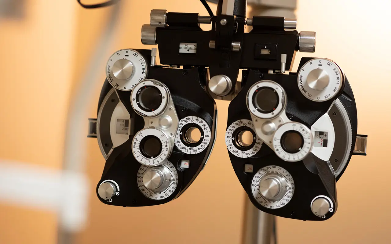 Picture of a phoropter inside Foothills Vision