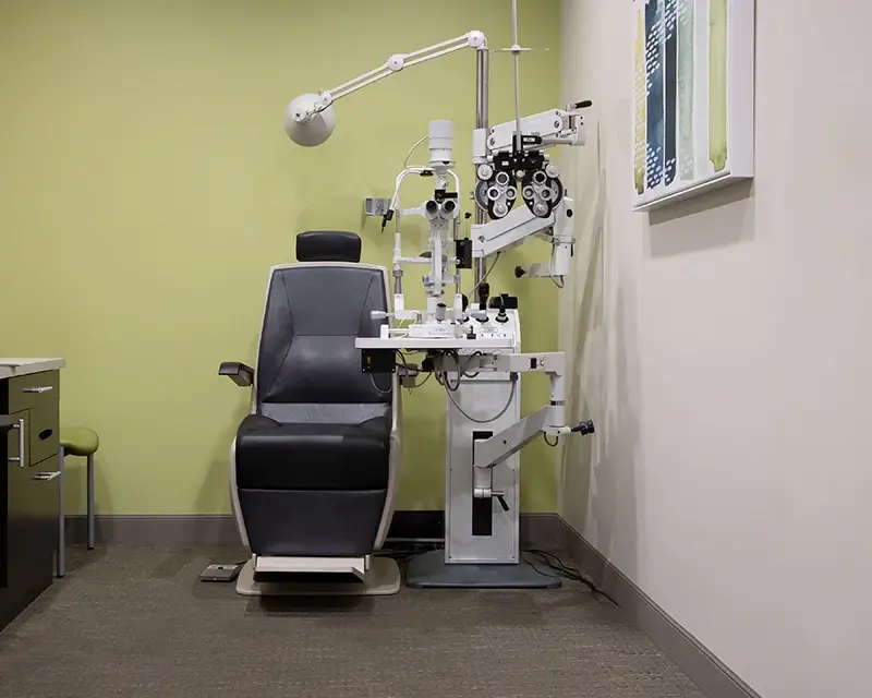 Eye exam Advanced Eyecare & Contact Lens Center - Owosso