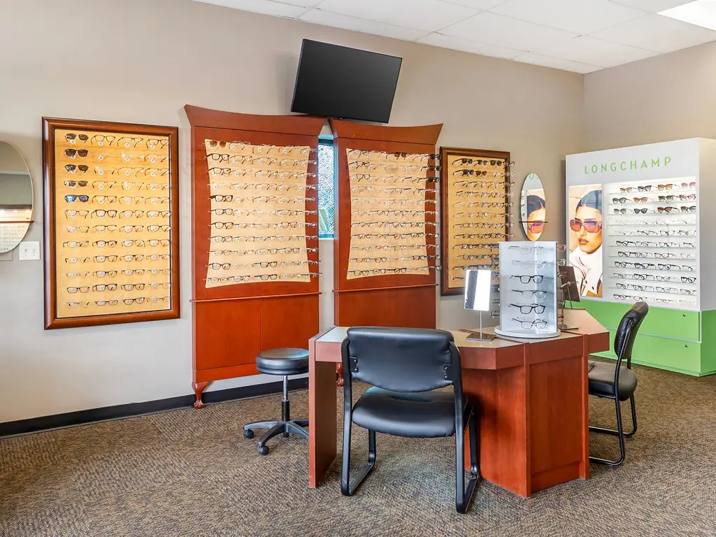 Showroom inside Mondo Optical