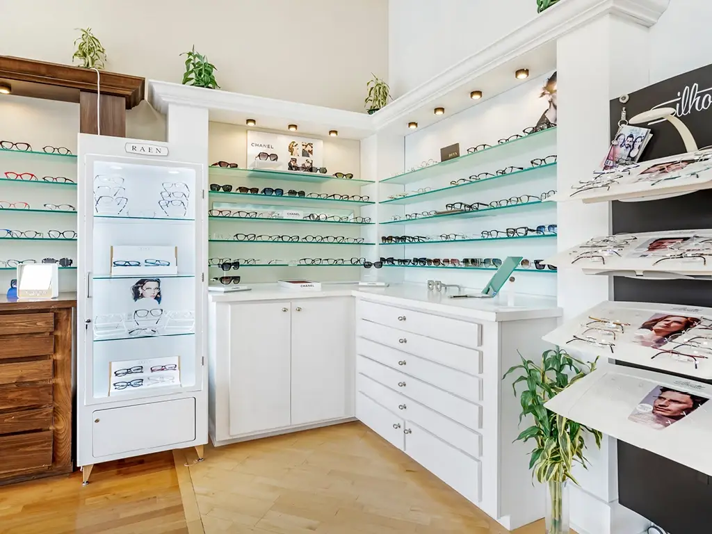 Eyewear displays inside Wear Eyewear