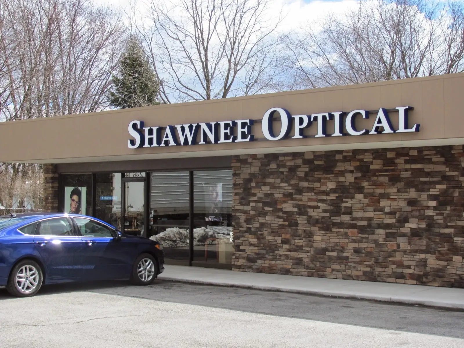 Exterior of Shawnee Optical