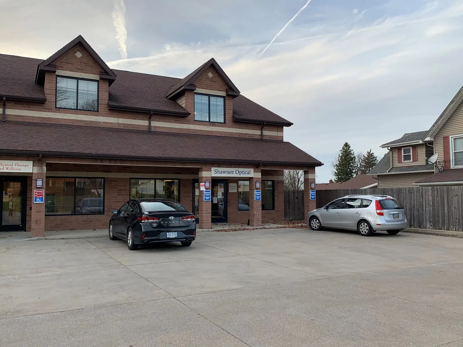 Exterior building Shawnnee Optical in Ashtabula office