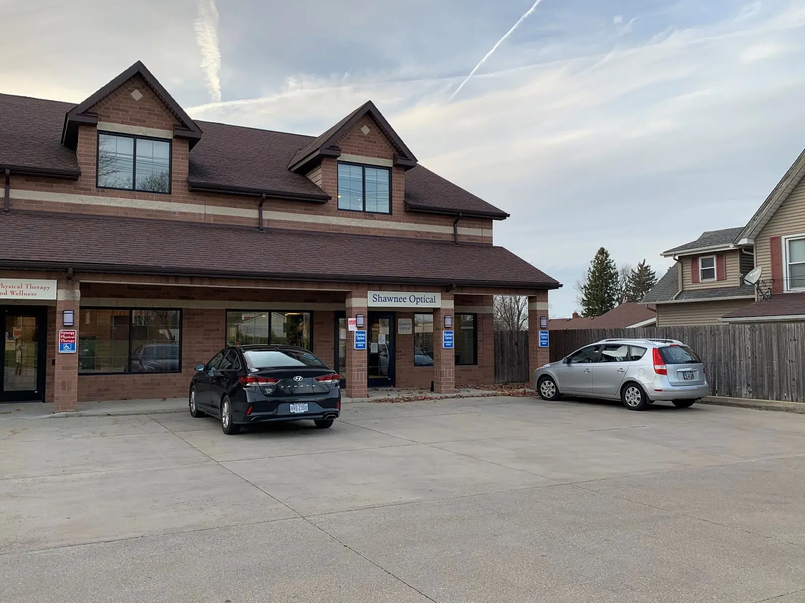 Exterior building Shawnnee Optical in Ashtabula office