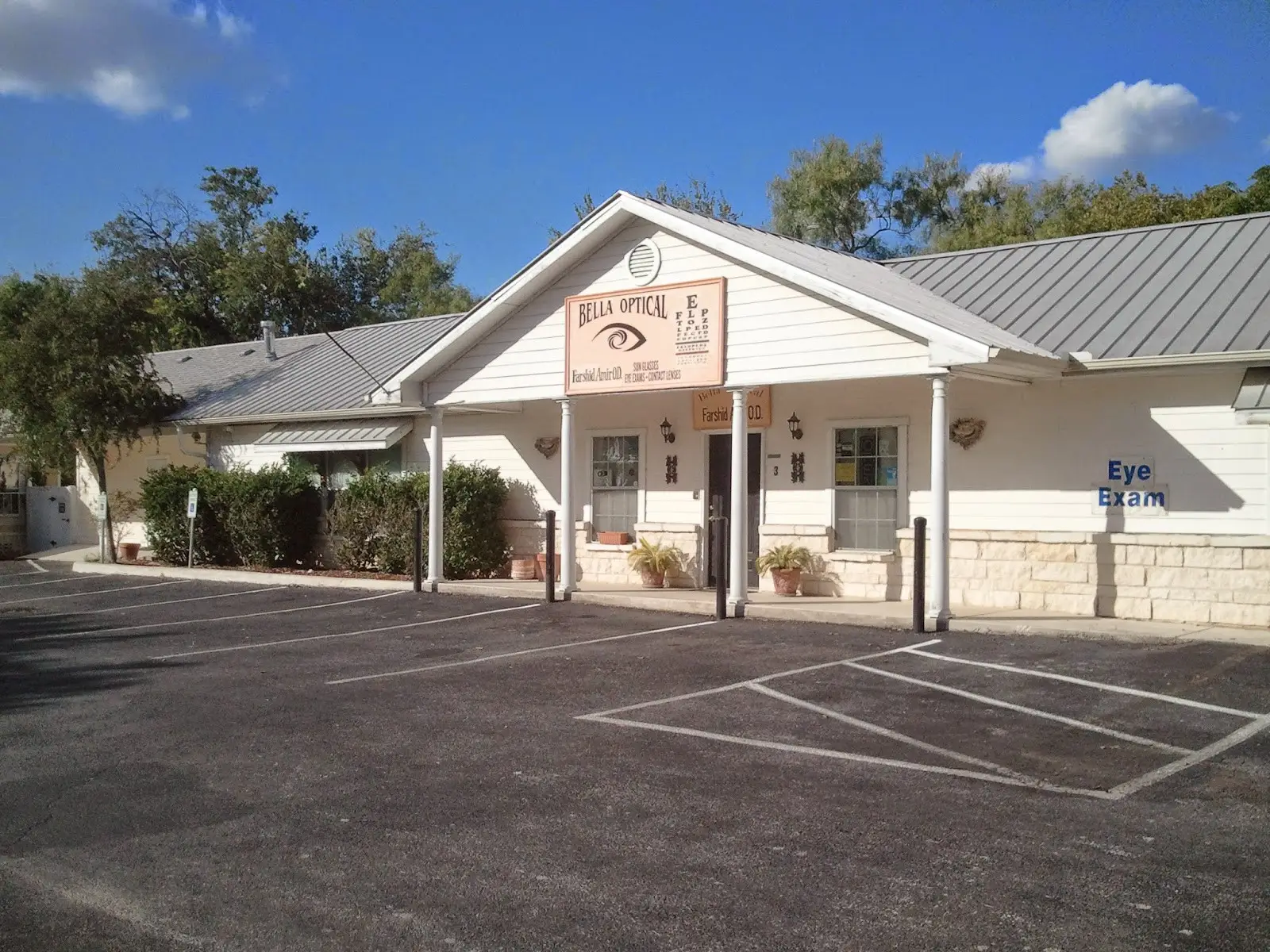 Exterior view of Bella Optical's office.