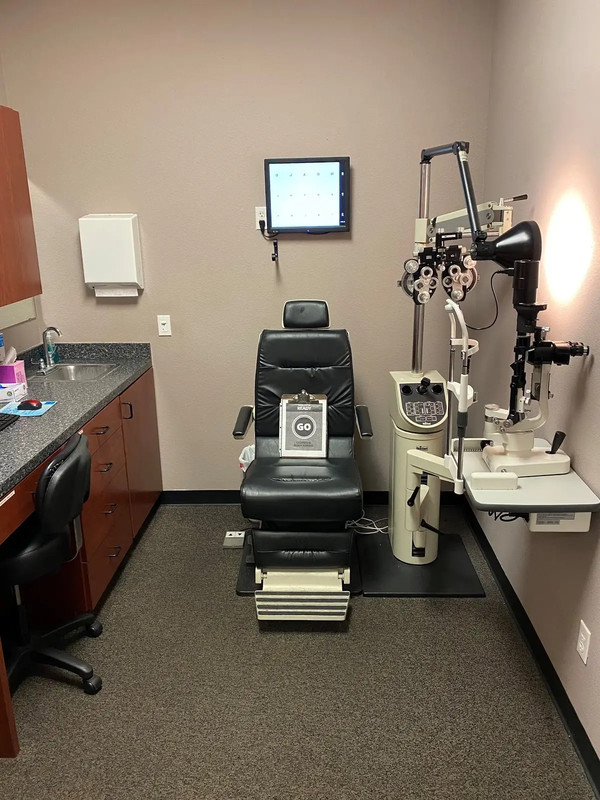 Exam room at EyeTx Vineyard.