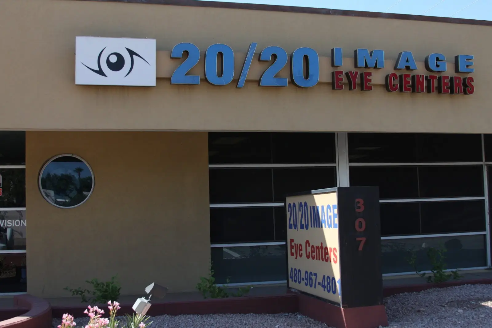 20/20 Image Eye Centers - Tempe - Building