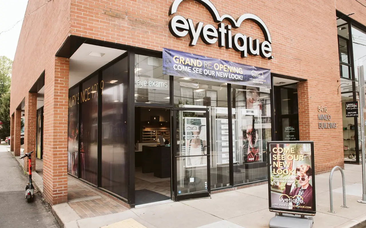 Exterior of Eyetique on Walnut Street