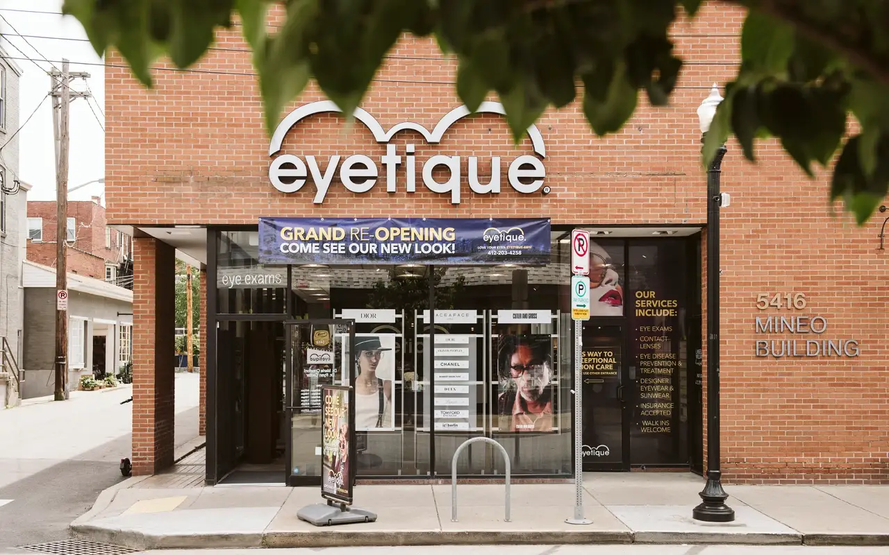 Business front outside Eyetique on Walnut Street