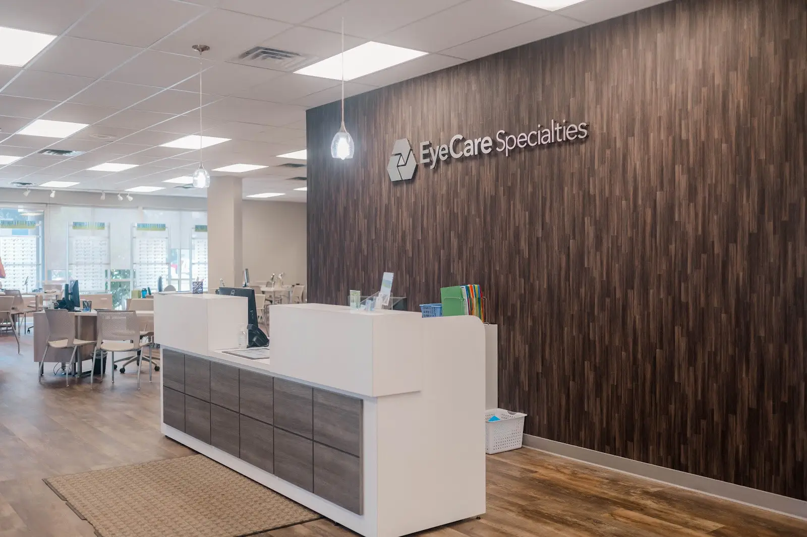 Front desk at ECS of IL at 2445 BROADWAY, QUINCY, IL 62301