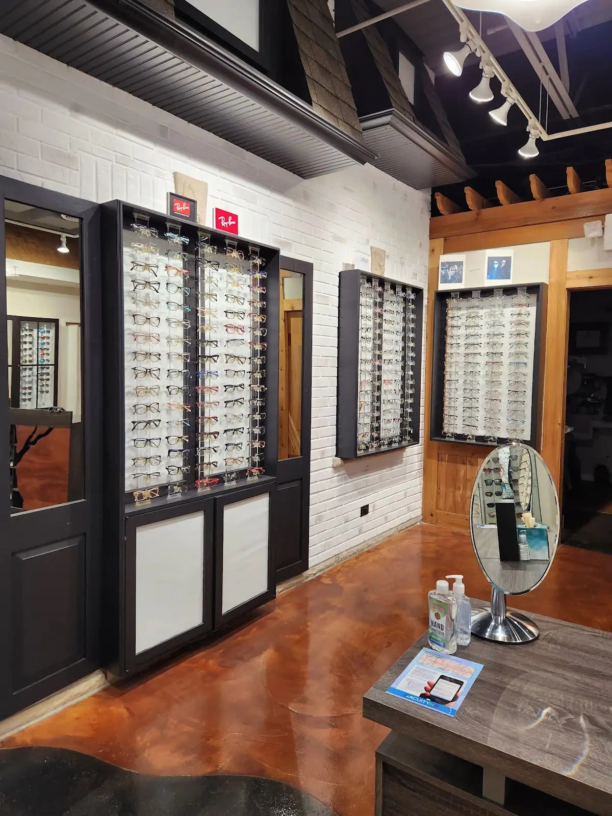 Interior at Eyecare of Palatine IL