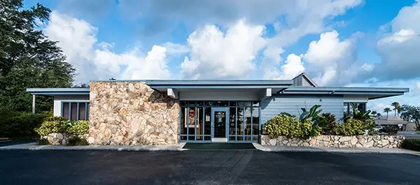 AccuVision Optical exterior office building.