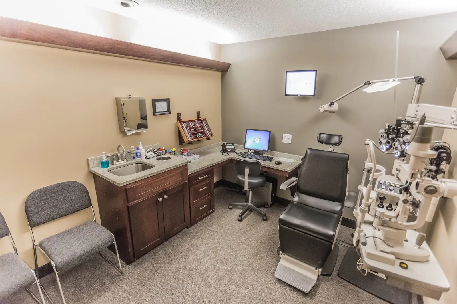 Advanced Eyecare - Raytown Exam Room
