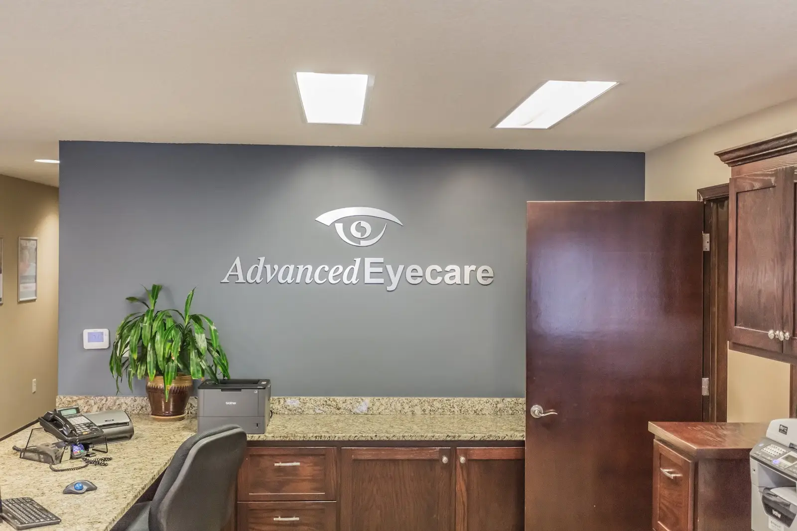 Advanced Eyecare - Raytown Interior Sign