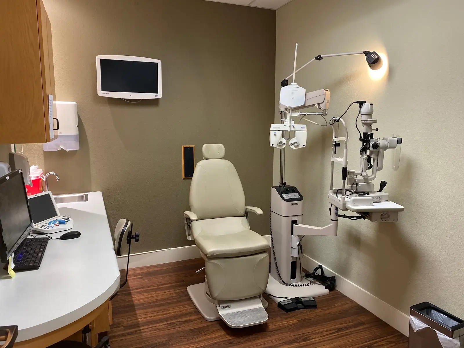 AEG Eye Country Exam Room