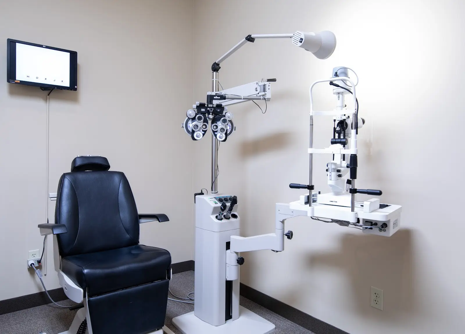 Exam room at Sforza Eyecare.