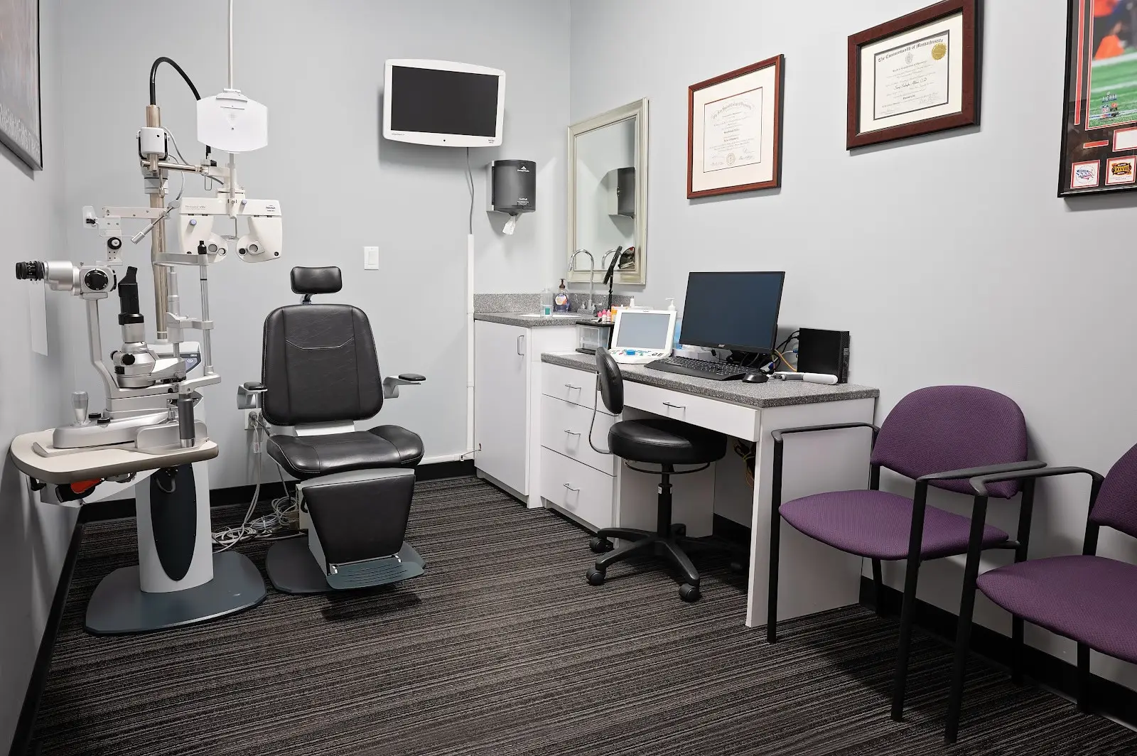 Exam room at Heller Eyecare.