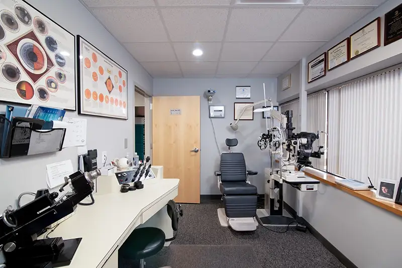 Niro Eye Care and Associates eye exam room.