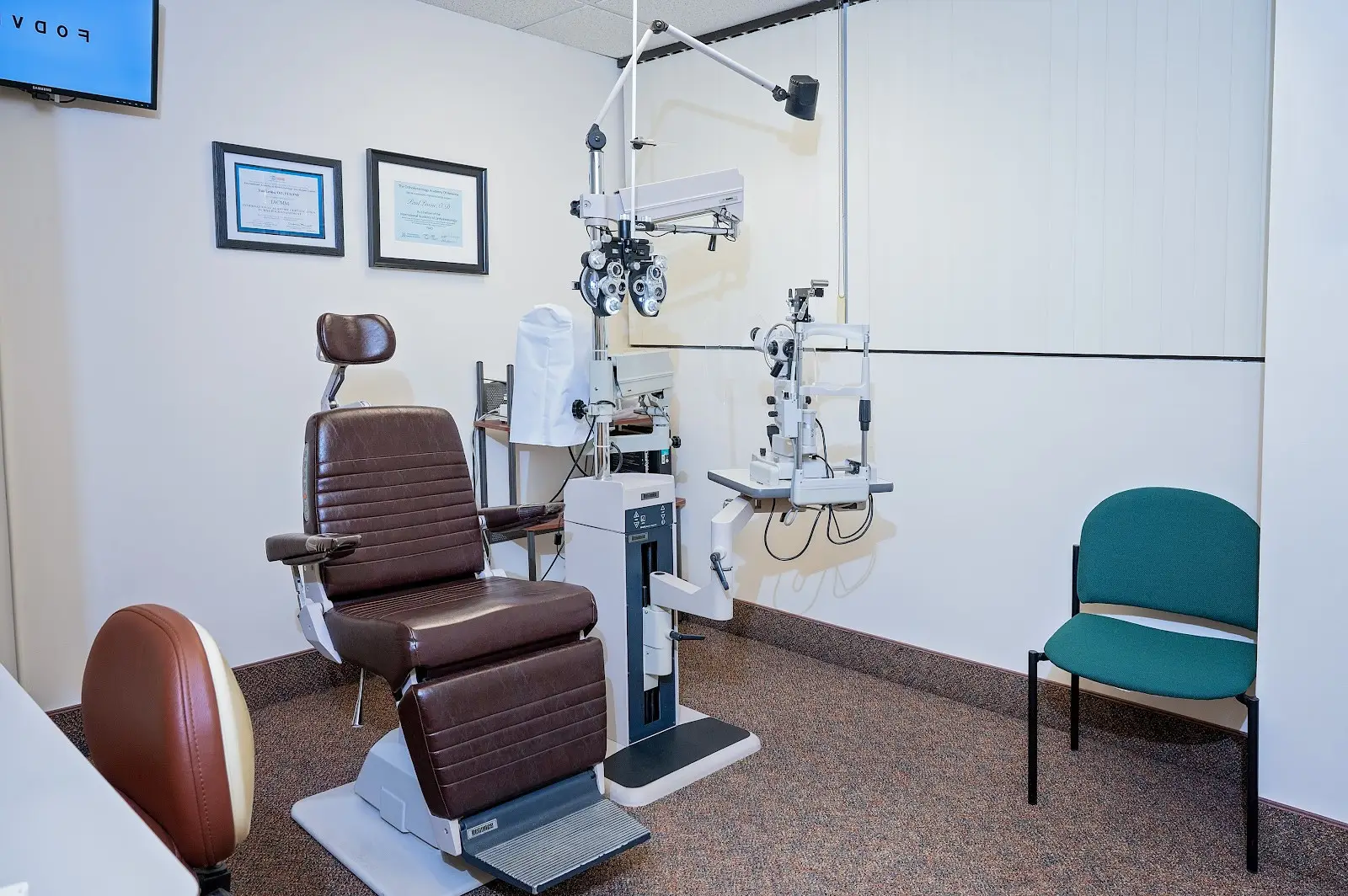 Exam room at Vision Care Specialist.