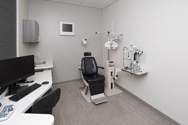 Inside Memorial Eye Center Mont Belvieu eye exam room.