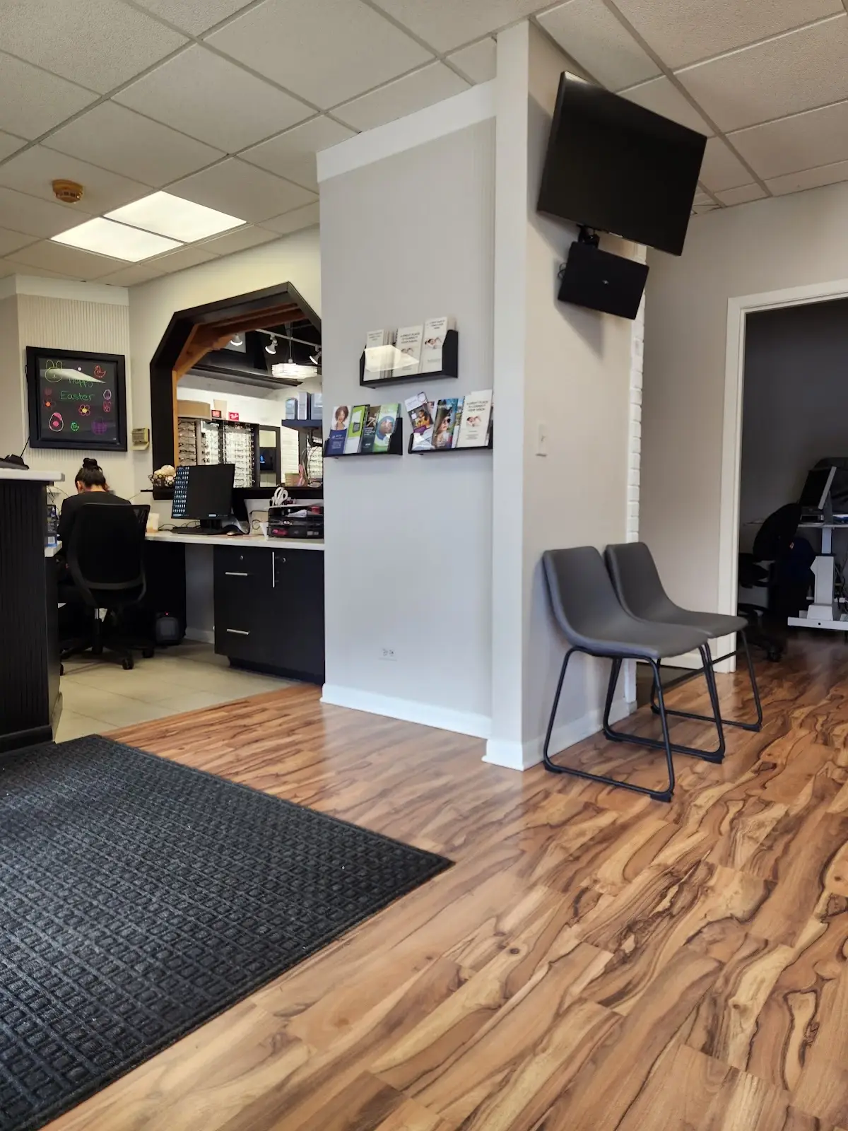 Front Desk at 4880 Euclid Avenue, IL Eyecare of Palatine