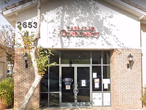 Carlsbad Optometry exterior entrance