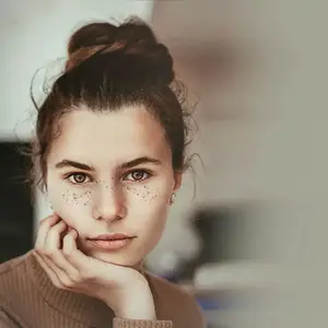 brown eyes girl